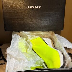 NWT DKNY Vibrant Neon Green Wedge Sneakers Size 9.5